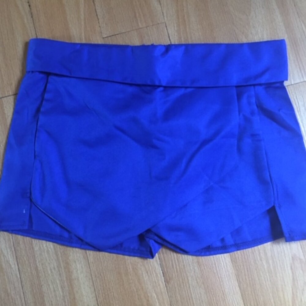 Light pleated skort - Picture 3 of 5